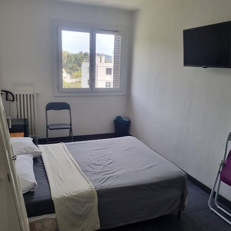 New Cheap Private Room, Kitchen , Overwieuw Sea,Tram On Spot, 12 Minutes From Nice Train Station With Tram , Beach In 17 Min Tram , Chambre Privee Pas Cher, Cuisine Equipee , Tram Sur Place, Apercu Mer, 12 Min De La Gare De Nice Avec Le Tram, 17 Min Exteriör bild