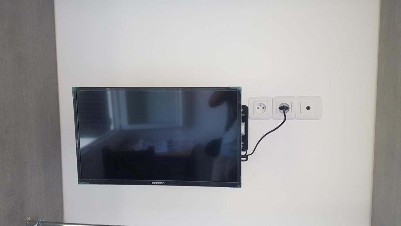 New Cheap Private Room, Kitchen , Overwieuw Sea,Tram On Spot, 12 Minutes From Nice Train Station With Tram , Beach In 17 Min Tram , Chambre Privee Pas Cher, Cuisine Equipee , Tram Sur Place, Apercu Mer, 12 Min De La Gare De Nice Avec Le Tram, 17 Min Exteriör bild