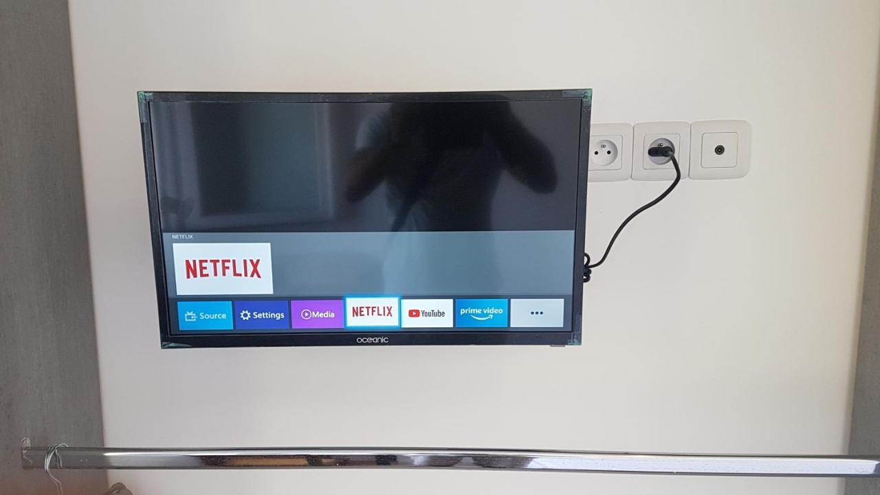 New Cheap Private Room, Kitchen , Overwieuw Sea,Tram On Spot, 12 Minutes From Nice Train Station With Tram , Beach In 17 Min Tram , Chambre Privee Pas Cher, Cuisine Equipee , Tram Sur Place, Apercu Mer, 12 Min De La Gare De Nice Avec Le Tram, 17 Min Exteriör bild