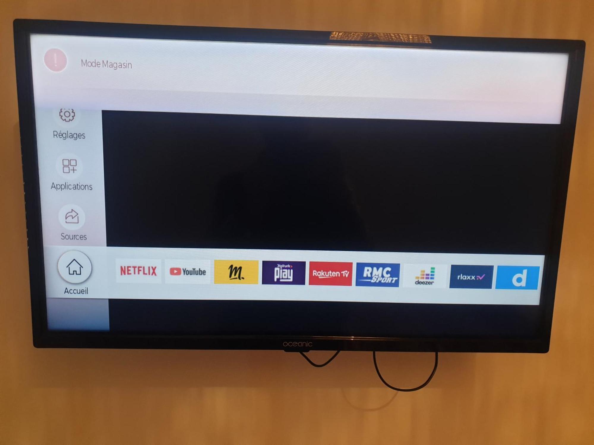 New Cheap Private Room, Kitchen , Overwieuw Sea,Tram On Spot, 12 Minutes From Nice Train Station With Tram , Beach In 17 Min Tram , Chambre Privee Pas Cher, Cuisine Equipee , Tram Sur Place, Apercu Mer, 12 Min De La Gare De Nice Avec Le Tram, 17 Min Rum bild