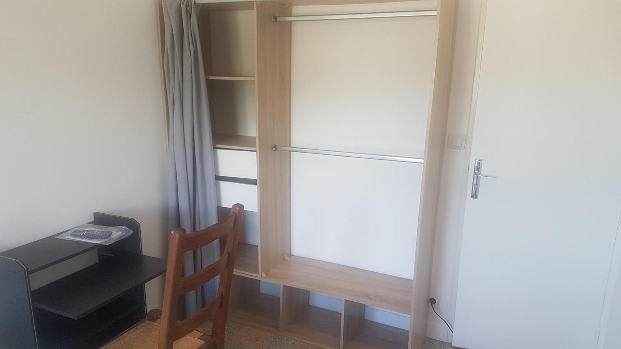 New Cheap Private Room, Kitchen , Overwieuw Sea,Tram On Spot, 12 Minutes From Nice Train Station With Tram , Beach In 17 Min Tram , Chambre Privee Pas Cher, Cuisine Equipee , Tram Sur Place, Apercu Mer, 12 Min De La Gare De Nice Avec Le Tram, 17 Min Rum bild